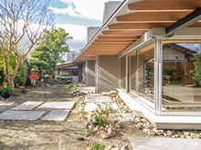 ��^�� A-house