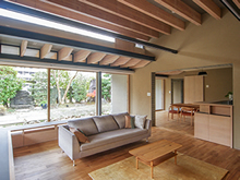 ��^�� A-house